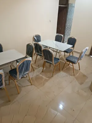 Comfortable Dining Table/Hotel Table With 6 Chairs Tfd4