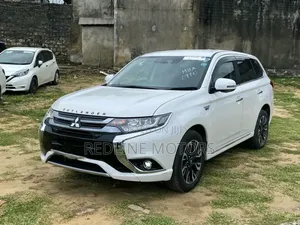Mitsubishi Outlander 2.4 PHEV AWD 2018 White