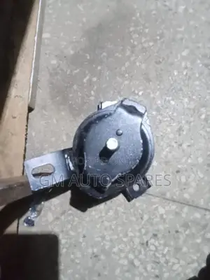 Mitsubishi Lancer Engine Mount