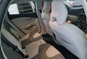 Volvo V40 2018 Brown