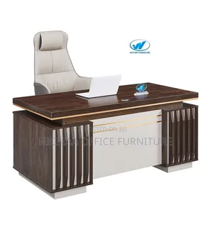 1.4m Modern Office Desk With a Lockable Drawer