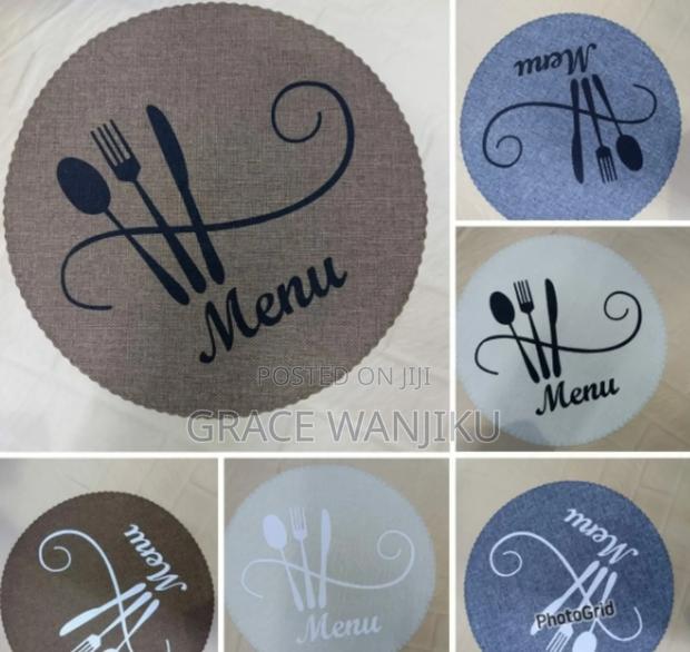 Round Table Mats - main view
