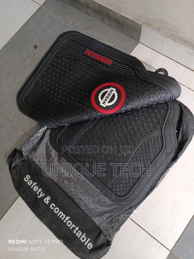5pcs Nissan Floor Mats / Heavy Duty Rubber Set