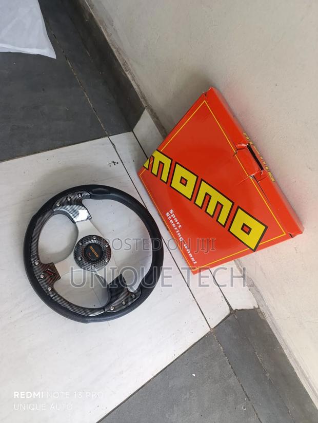 Momo Carbon Fiber Style Wheel / Sporty Grip Steering