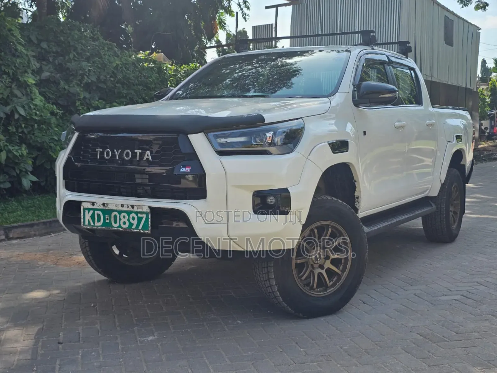 Toyota Hilux 2022 White