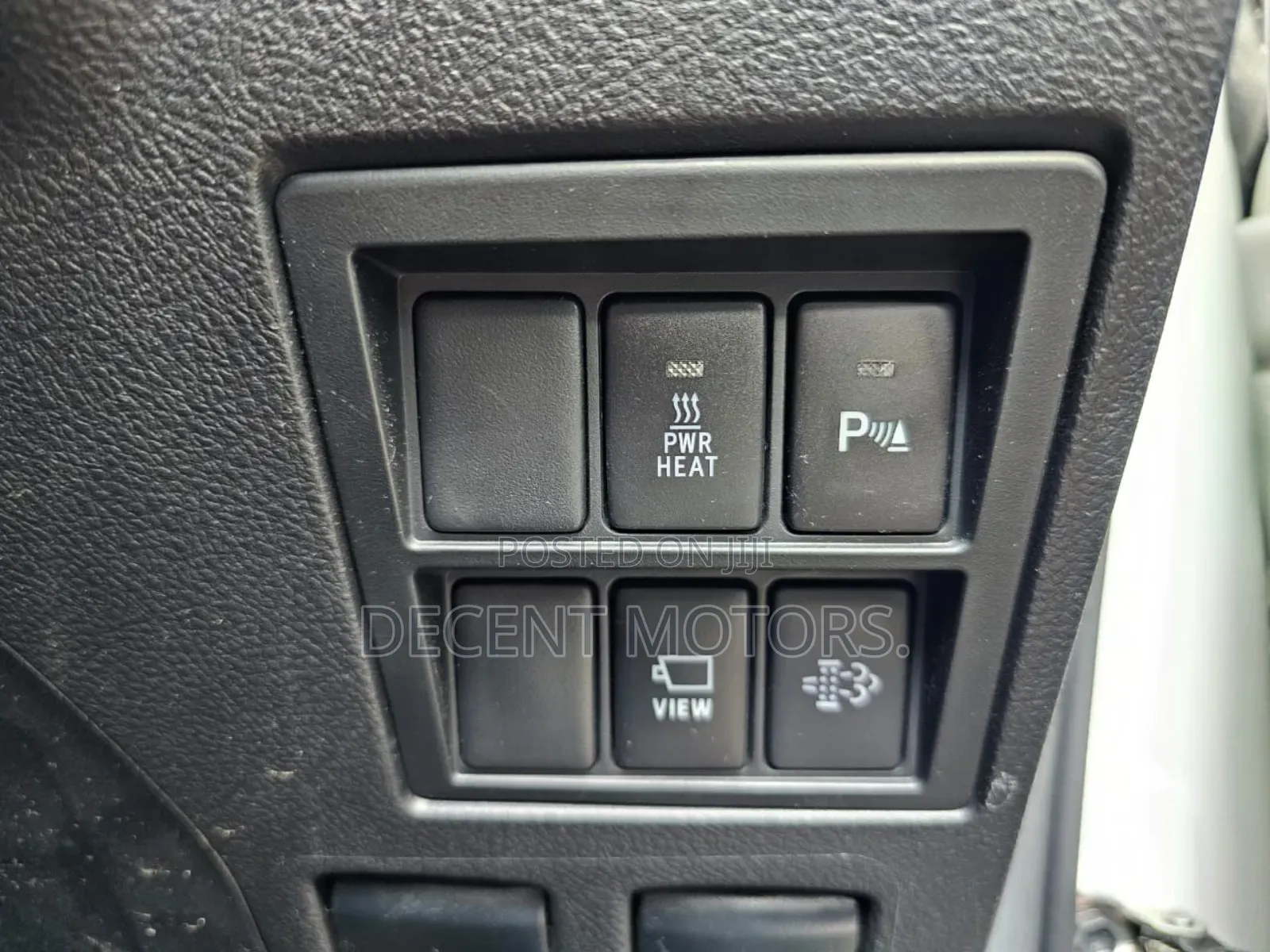 Toyota Hilux 2022 White