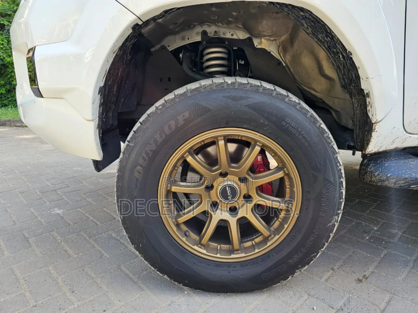 Toyota Hilux 2022 White