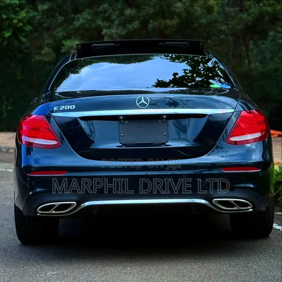 Mercedes-Benz E200 2018 Blue