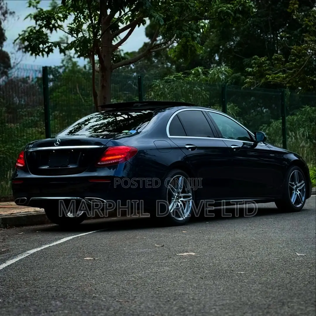 Mercedes-Benz E200 2018 Blue
