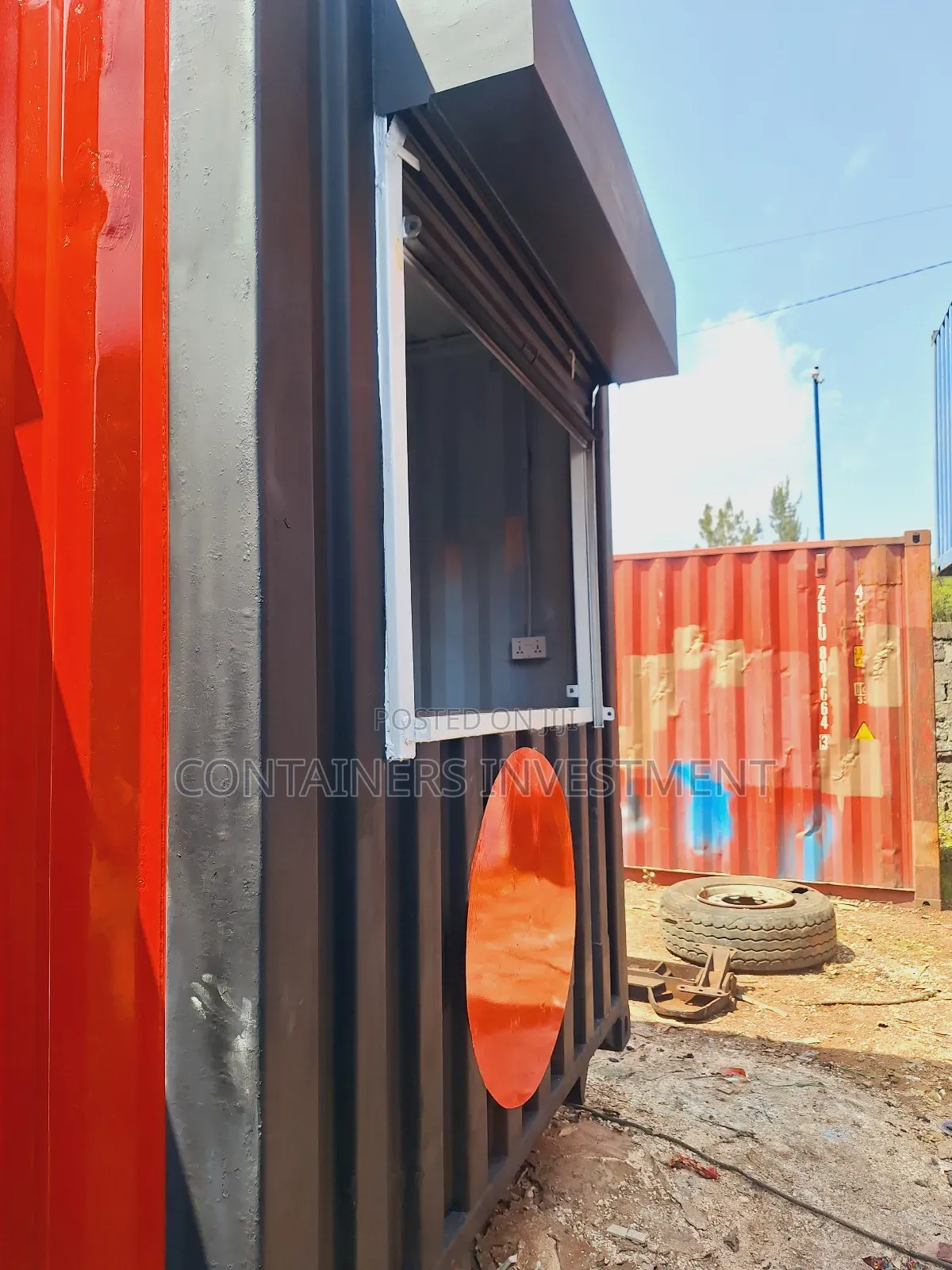 Fabricated 40ft Shipping Container Barbershop and Kitchen