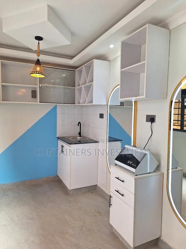 Converted 40ft Container Kitchen and Salon Business Unit. - thumbnail 2