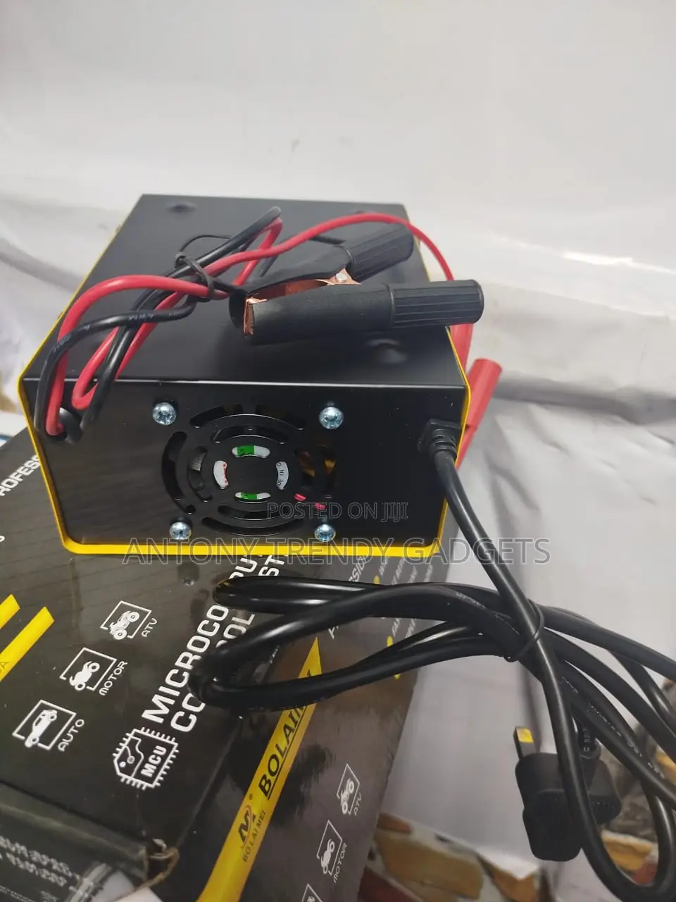 12v/24v Battery Charger – Fast Charge for Cars Bikes