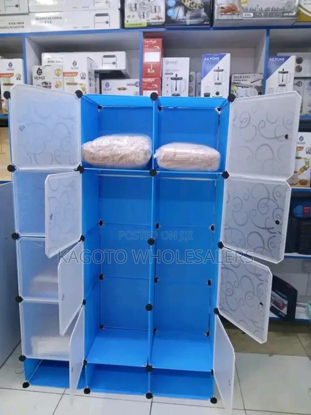 Strong Shelves Portable Wordrobe