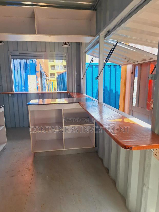 Custom 40ft Container With Kitchen + Barbershop - thumbnail 6