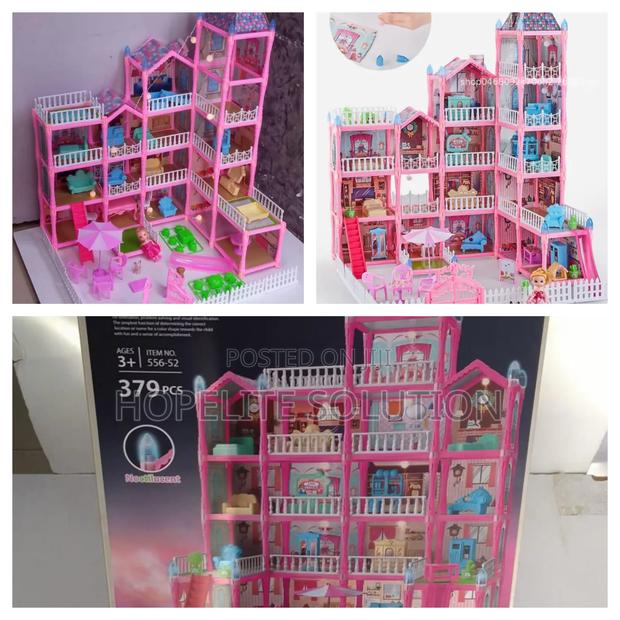 379 Pieces Doll House - main view