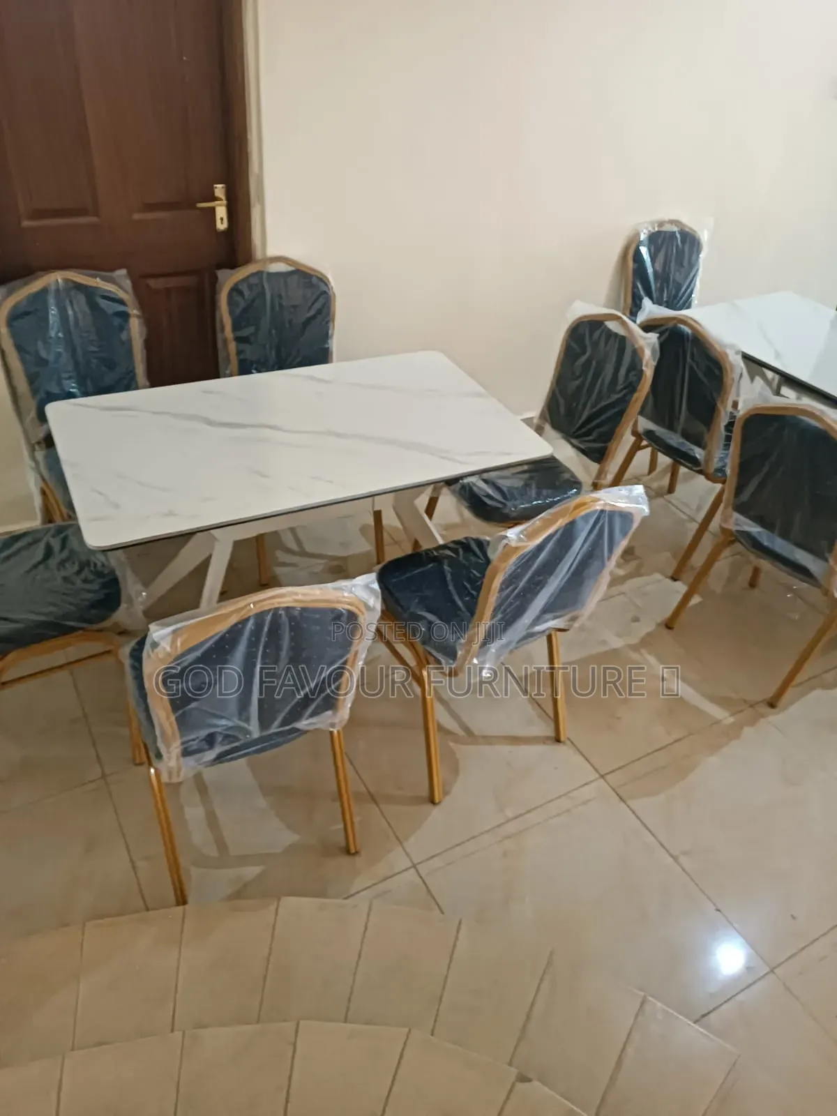 Dining Table/Hotel Table With 6 Stackable Chairs Yfe3