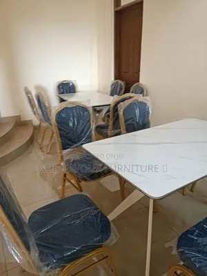 Elegant White Dining Table/Hotel Table With 6 Chairs Yhf4