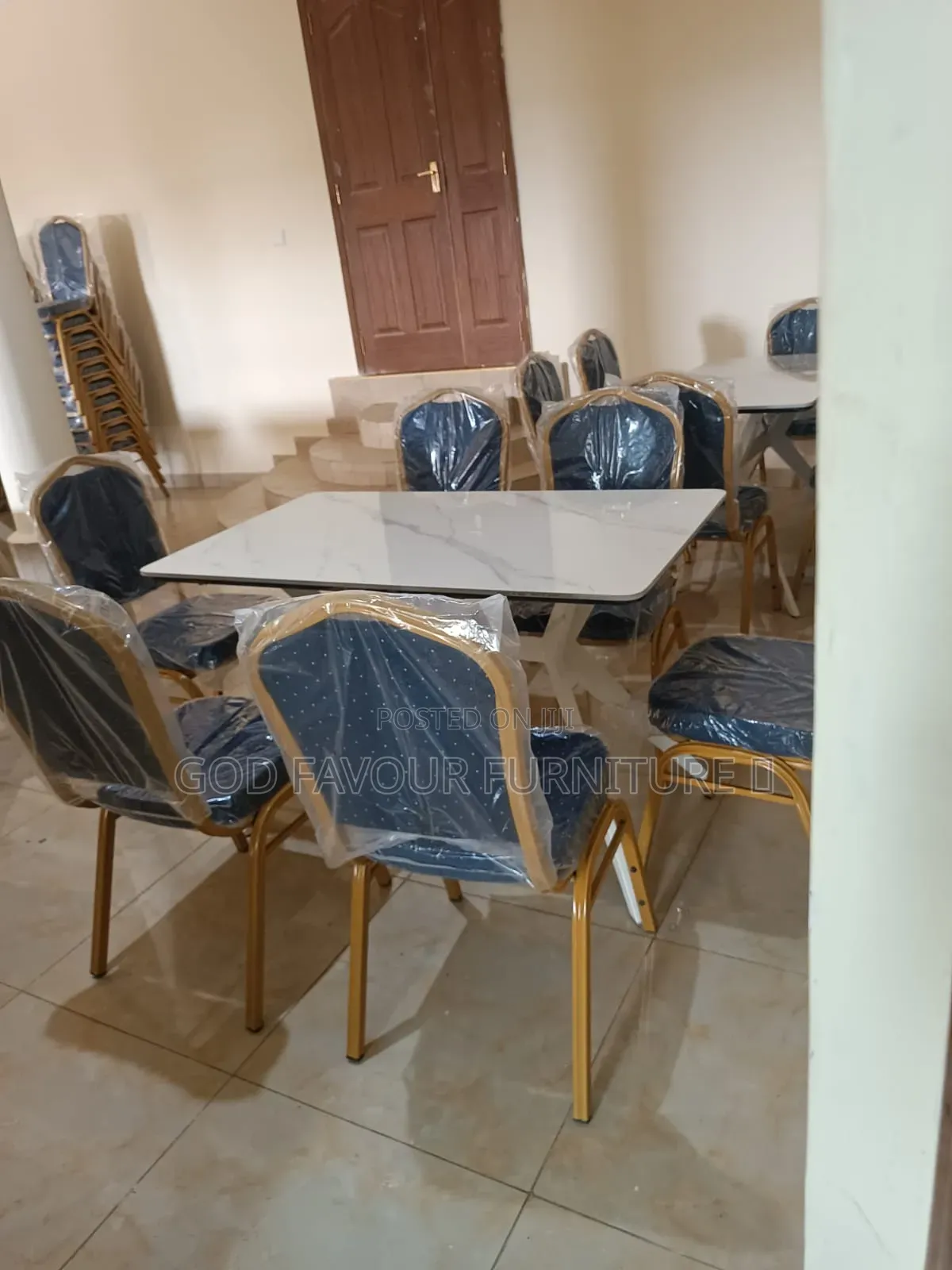 Quality Comfy Dining Table/Hotel Table With 6 Chairs Set Kd3