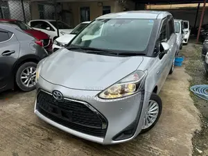 Toyota Sienta 1.5 Hybrid FWD (6-seater) 2019 Silver
