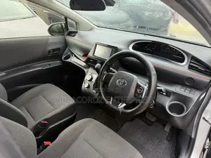 Toyota Sienta 1.5 Hybrid FWD (6-seater) 2019 Silver