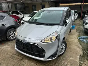 Toyota Sienta 1.5 Hybrid FWD (6-seater) 2019 Silver