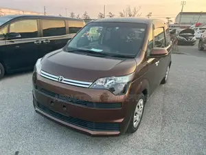 Toyota Spade 1.5 2018 Brown