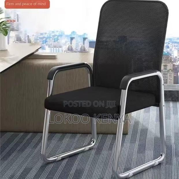 Office Chair : Meet Max Mesh Conference Chair - thumbnail 5