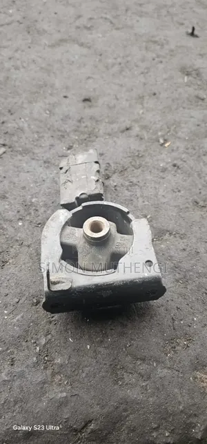 Fielder Toyota Reliable Mountings (Gearbox)