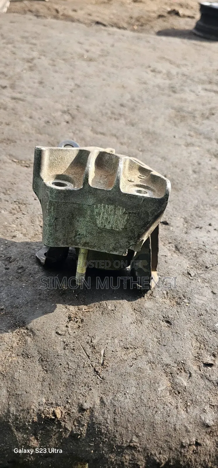 Mountings for Noah/Voxy All Available