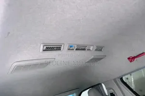 Toyota HiAce 2018 Off white