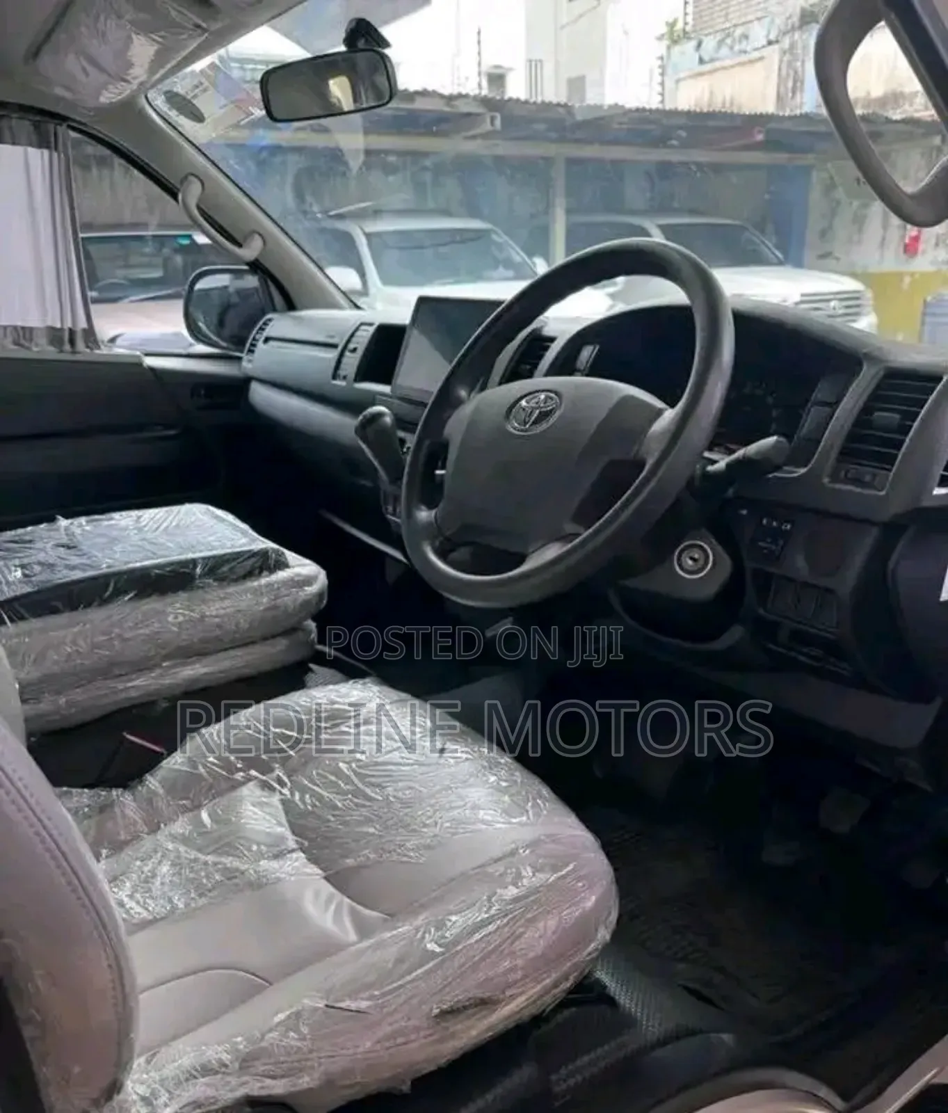 Toyota HiAce 2018 Off white