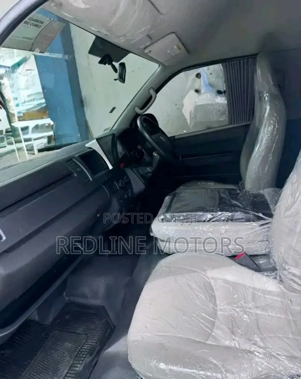 Toyota HiAce 2018 Off white