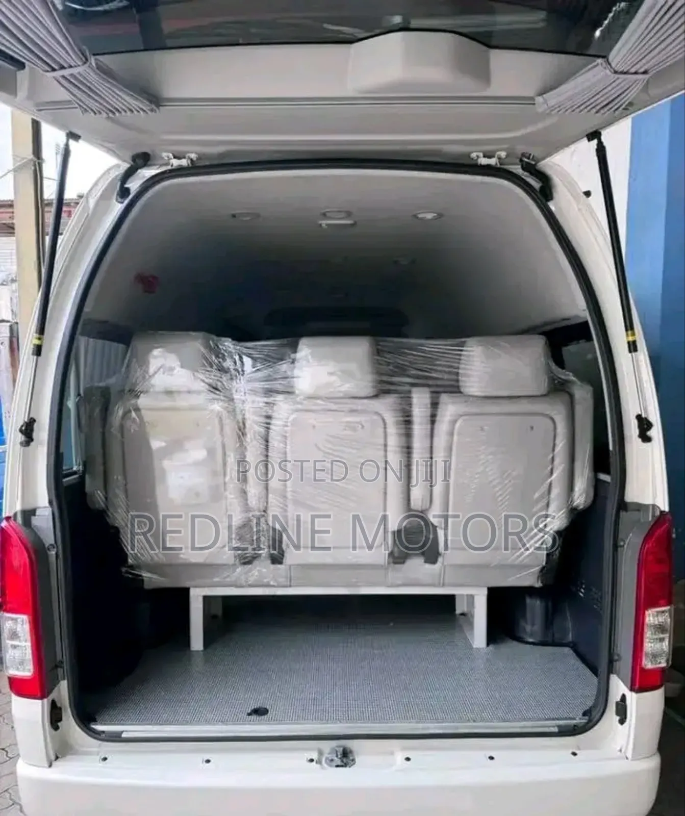 Toyota HiAce 2018 Off white