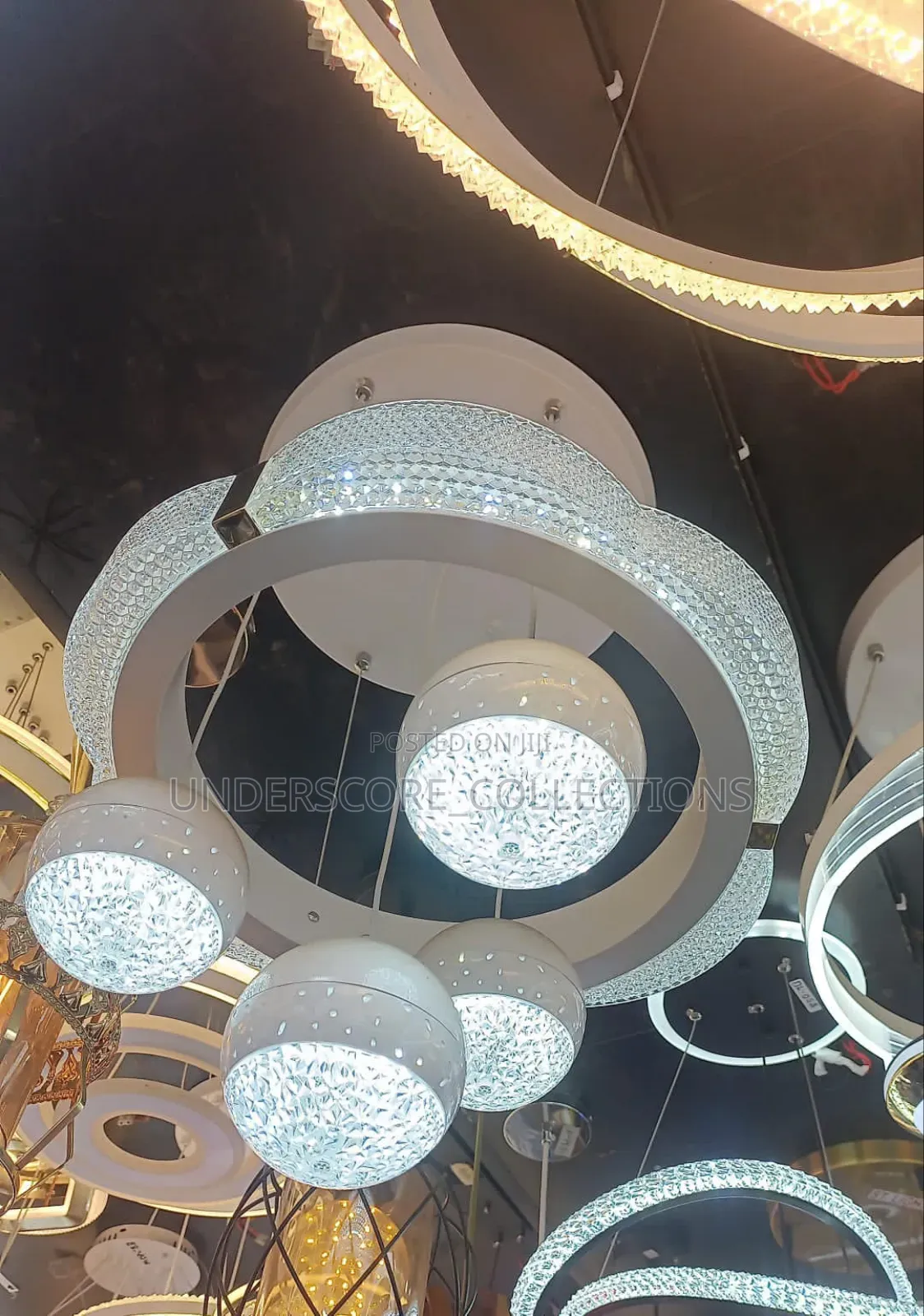 Executive Hotel/Airbnb or Hotel Chandelier