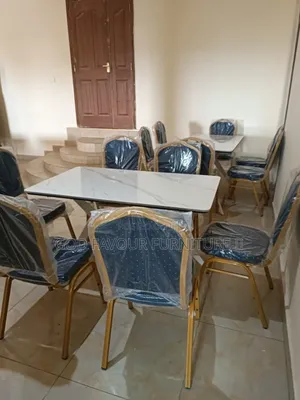 New Elegant Dining Table/Hotel Table With 6 Chairs Wqj8