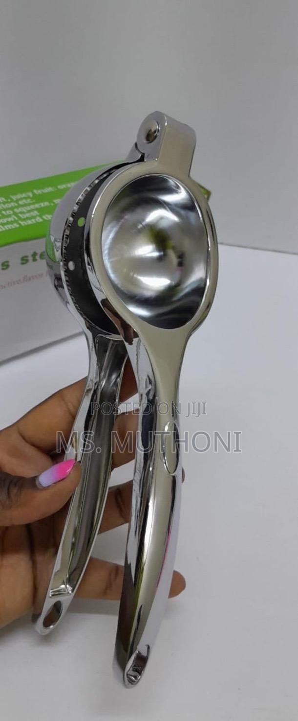 *Heavy Duty Lemon Squeezer* - thumbnail 3