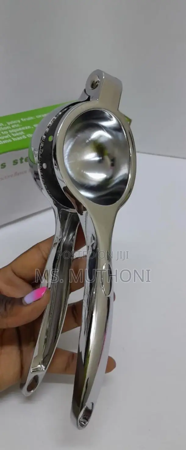*Heavy Duty Lemon Squeezer*