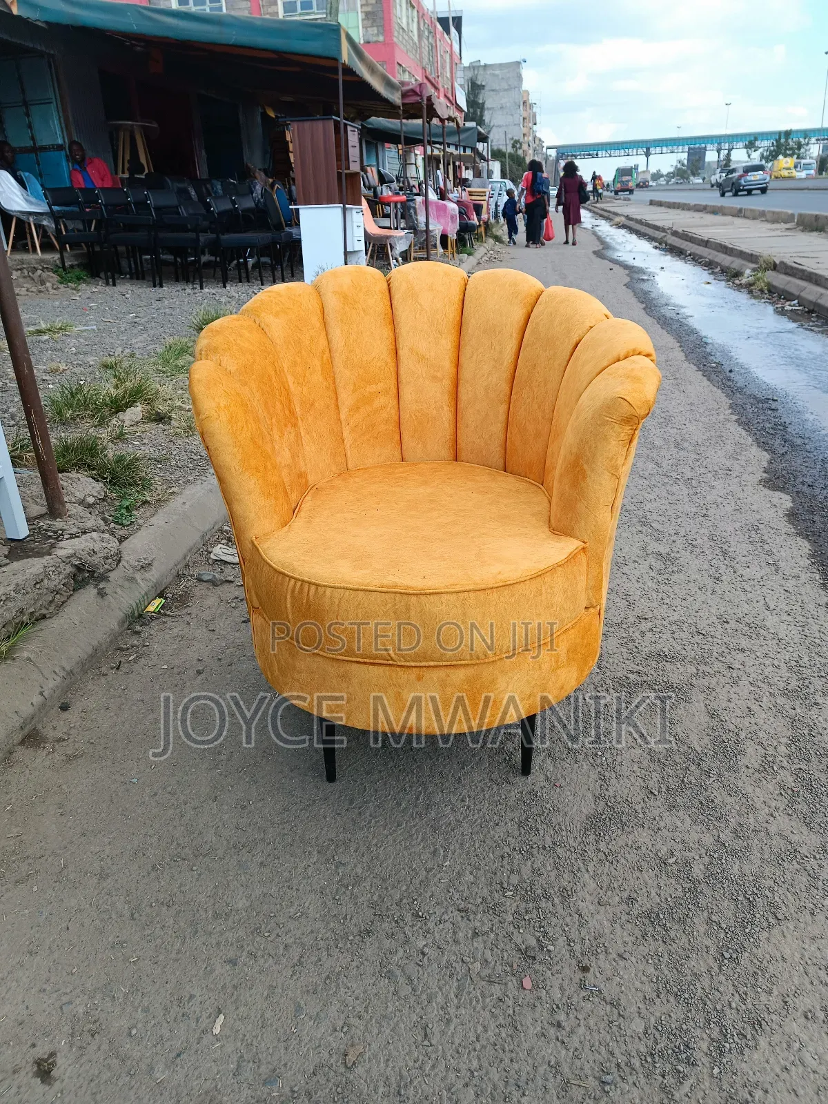 Butterfly or Flower Seat Single, Mustard 