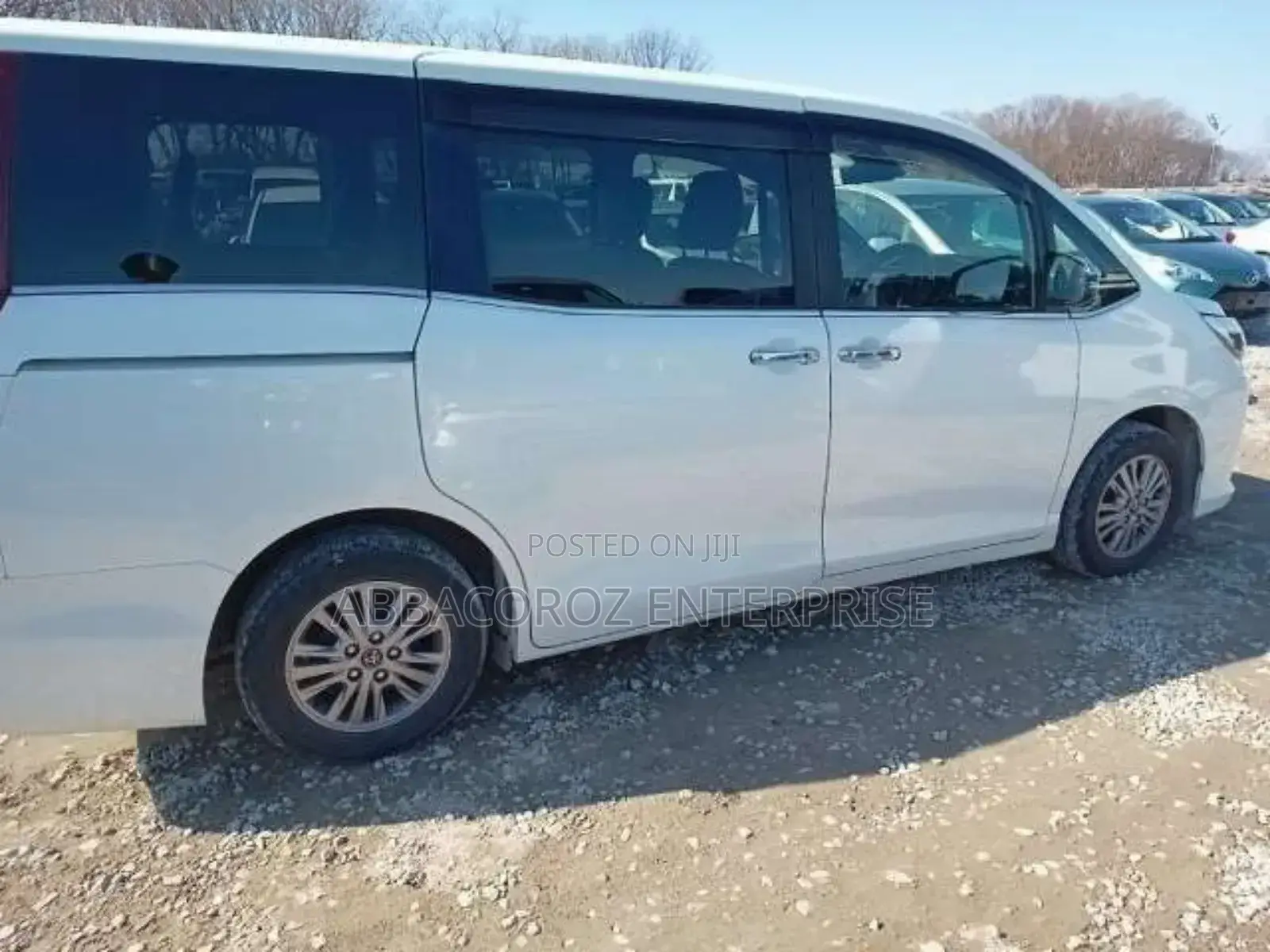 Toyota Esquire 2.0 AWD (8 seater) 2019 White