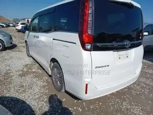 Toyota Esquire 2.0 AWD (8 seater) 2019 White