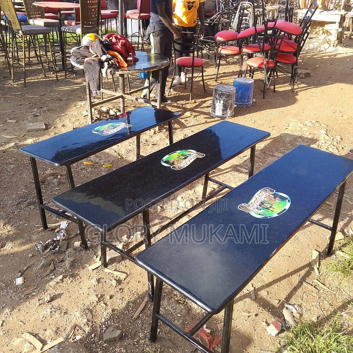 Restaurant And Bar Tables