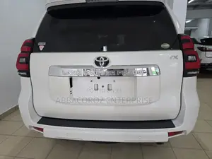Toyota Land Cruiser Prado 2.7 2019 White