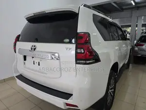 Toyota Land Cruiser Prado 2.7 2019 White