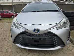 Toyota Vitz 1.5 FWD Hybrid 5dr 2019 Silver