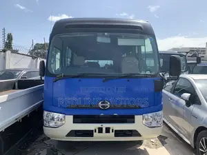 Hino Dutro 2014 Blue