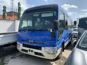 Hino Dutro 2014 Blue