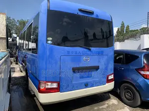 Hino Dutro 2014 Blue