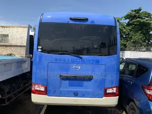 Hino Dutro 2014 Blue