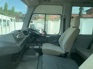 Hino Dutro 2014 Blue