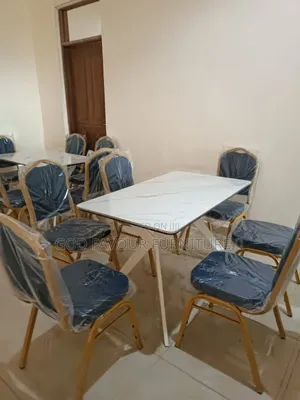 Generic Dining Table/Hotel Table Set Plus 6 Chairs Jgv9m